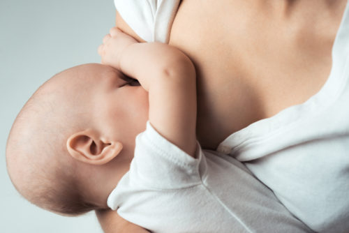母乳喂养时治疗乳房充盈的6个技巧
