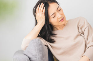 woman with perimenopause symptoms