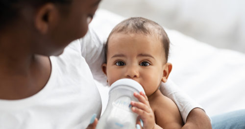 吐多少婴儿太多了？